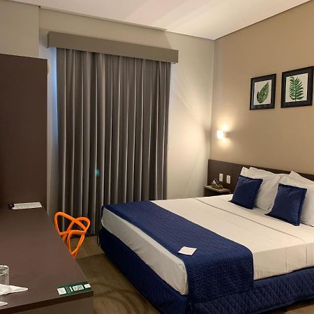 Summit Suites Hotel 平达莫尼扬加巴 外观 照片