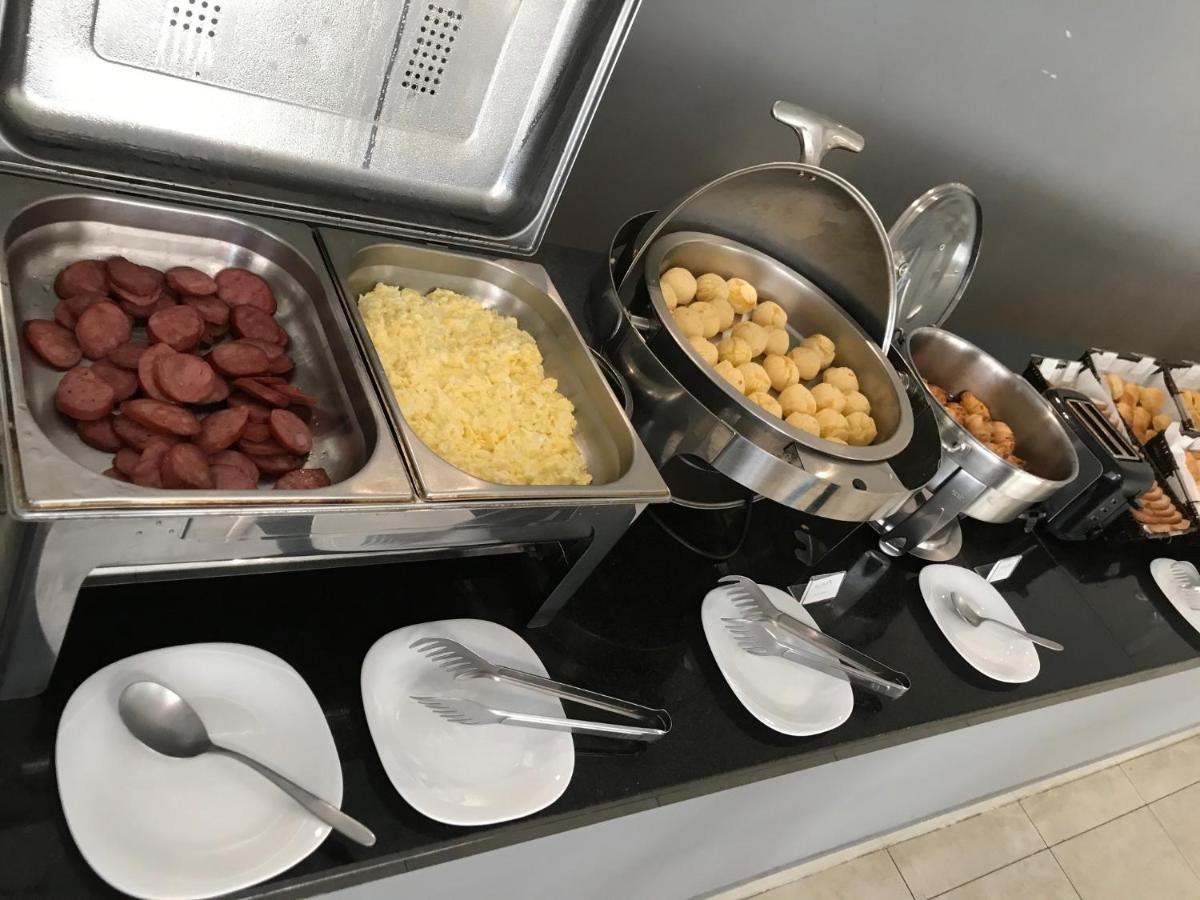 Summit Suites Hotel 平达莫尼扬加巴 外观 照片