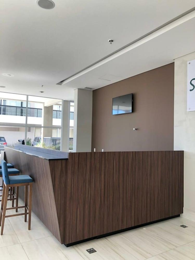 Summit Suites Hotel 平达莫尼扬加巴 外观 照片
