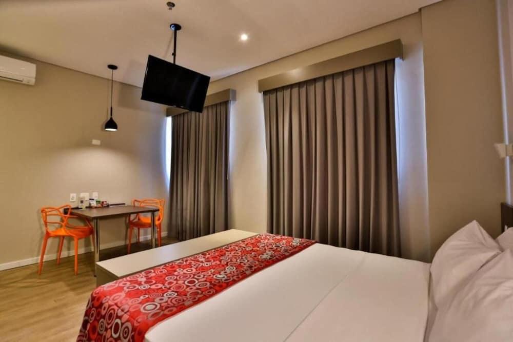 Summit Suites Hotel 平达莫尼扬加巴 外观 照片