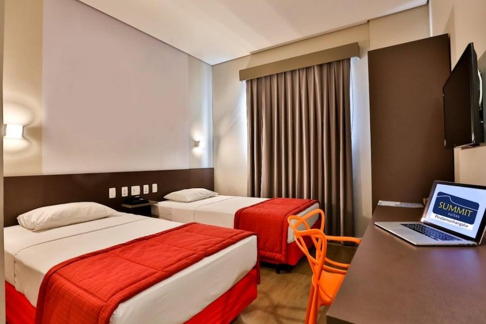Summit Suites Hotel 平达莫尼扬加巴 外观 照片