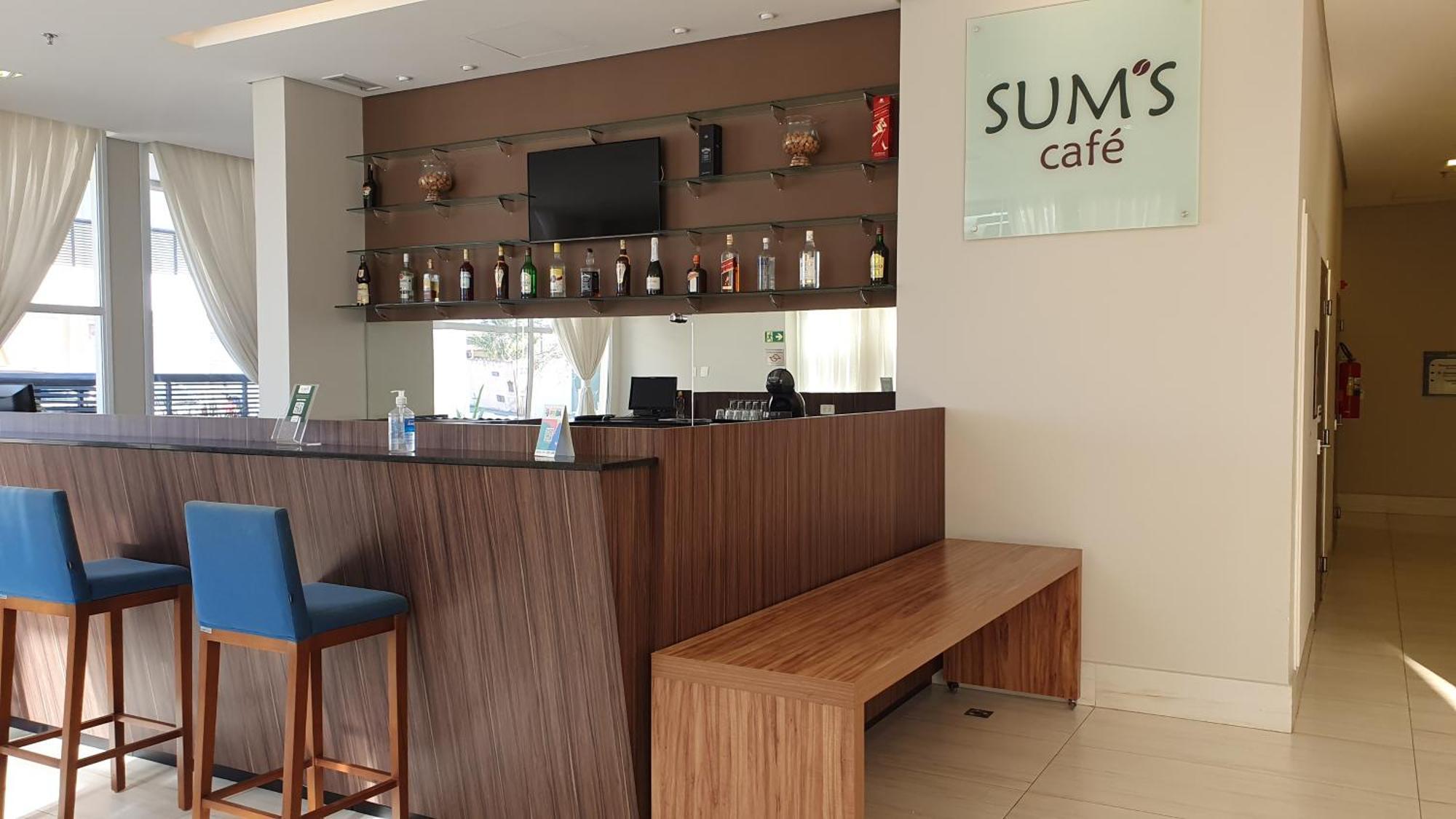 Summit Suites Hotel 平达莫尼扬加巴 外观 照片