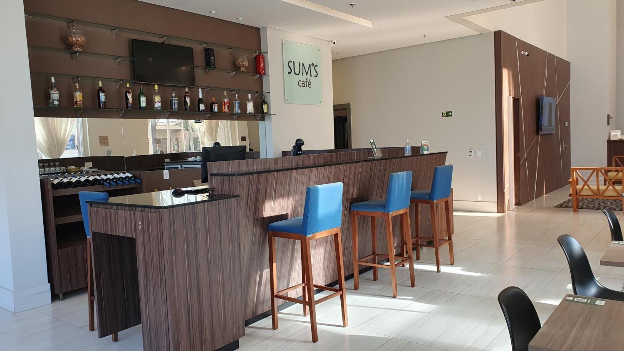Summit Suites Hotel 平达莫尼扬加巴 外观 照片