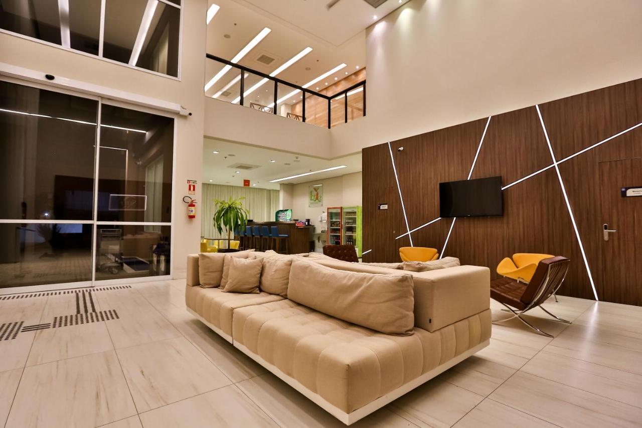 Summit Suites Hotel 平达莫尼扬加巴 外观 照片